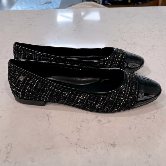 VINCE CAMUTO NWOB Tweed & Patent Leather Minndy Flats Size 10 - Picture 3 of 11